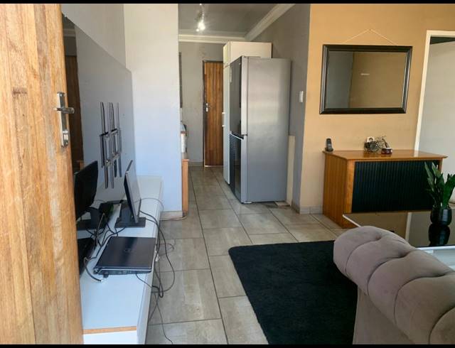 3 BEDROOM TOWNHOUSE FOR SALE IN PROTEA GLEN
